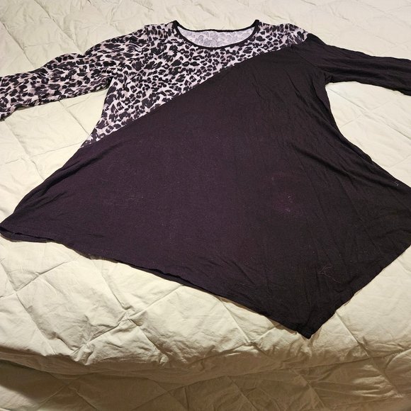 Black and Animal Print Top - Picture 1 of 7